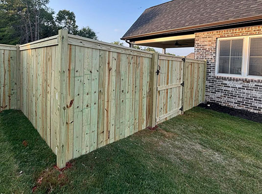 Greenville Spartanburg Wooden Fence Installers | Flowes Fencing